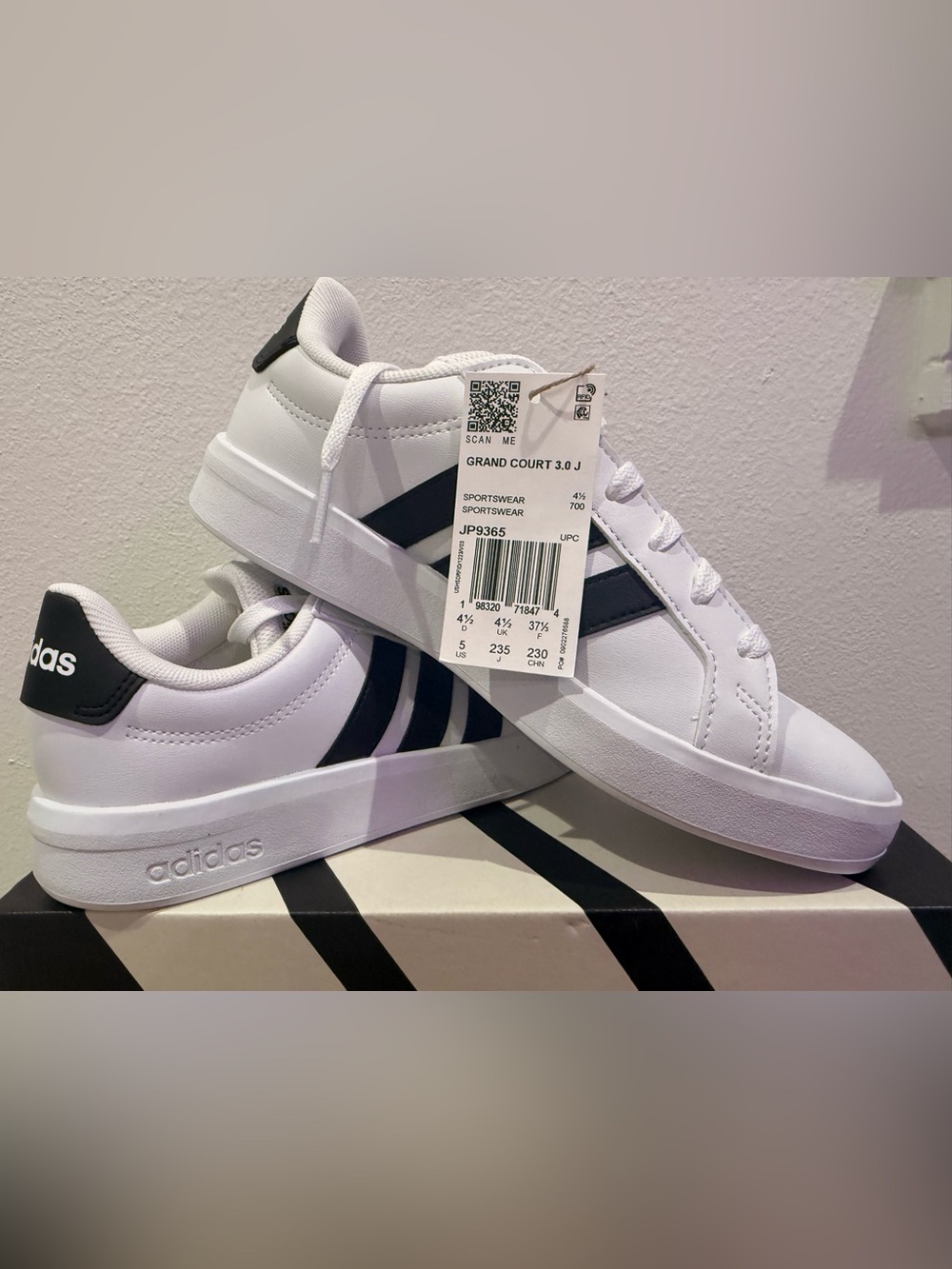 adidas Grand Court 3.0 J Unisex Kids Low-Top Sneakers White/Black size 5Y; 4.5UK